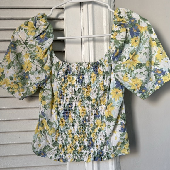 A&F Linen Blend Puff Sleeve Floral Top - Picture 3 of 3